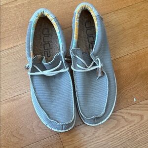 Hey Dude size 10 Men's Gray Casual Shoes